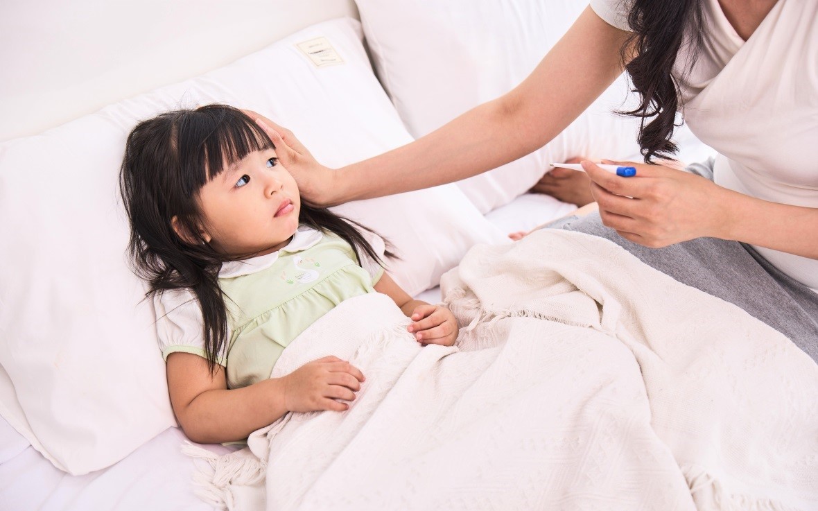 Chăm sóc trẻ viêm mũi họng đúng cách tại nhà giúp bệnh nhanh khỏi