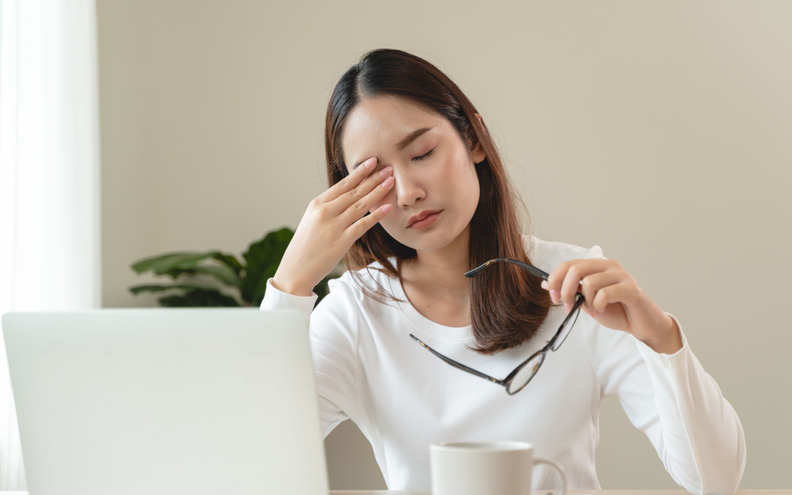 Người cao tuổi bị khô mắt cần được chăm sóc đúng cách