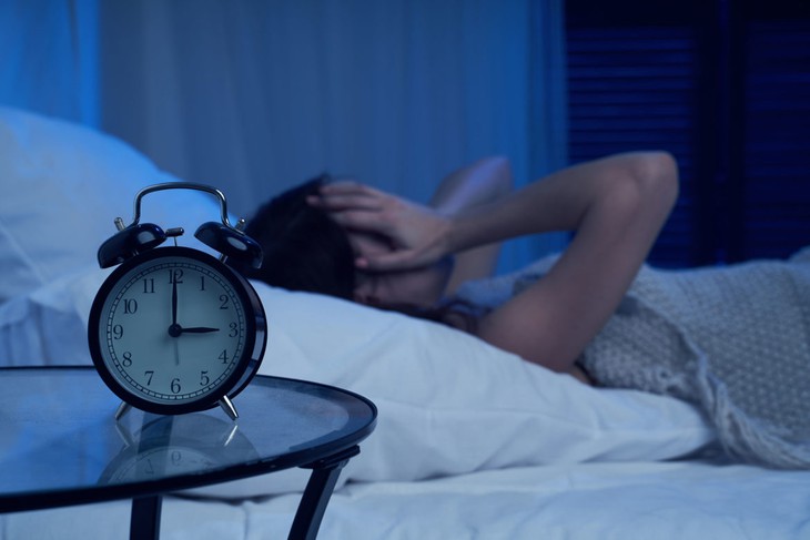 Thức khuya thiếu ngủ làm tăng nguy cơ mắc bệnh mạn tính