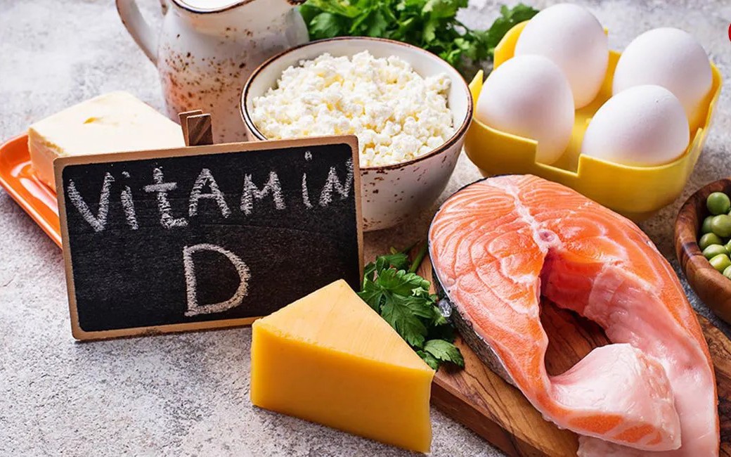 Thực phẩm giàu canxi và vitamin D giúp phòng ngừa loãng xương ở phụ nữ mãn kinh